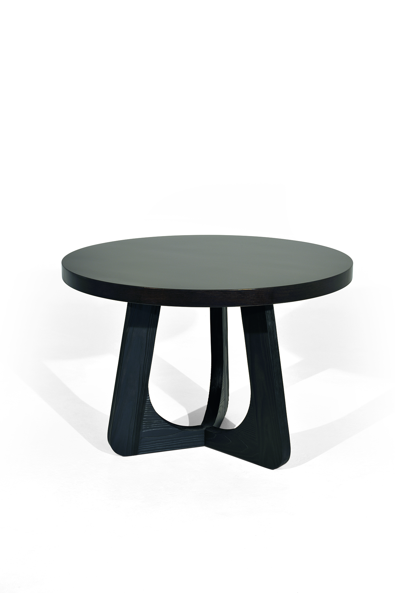 de sousa hughes liaigre MONTFAUCON table angle