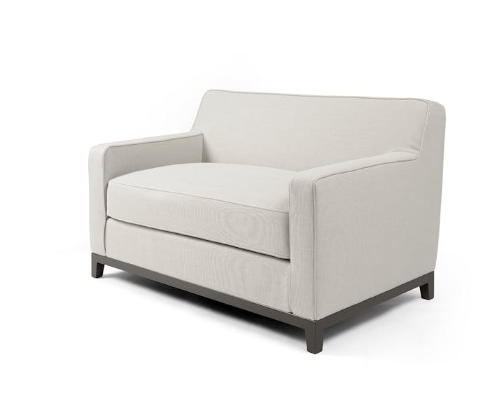 de sousa hughes liaigre Picolo Armchair side angle