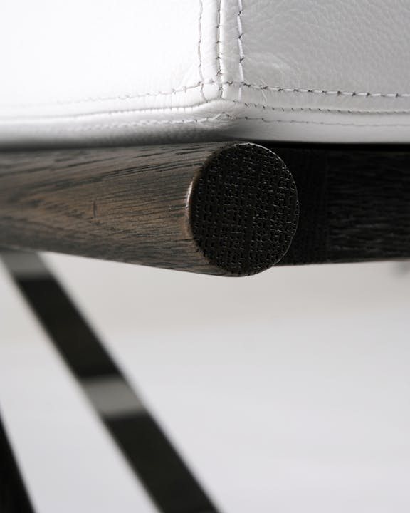 de sousa hughes liaigre touareg bench detail