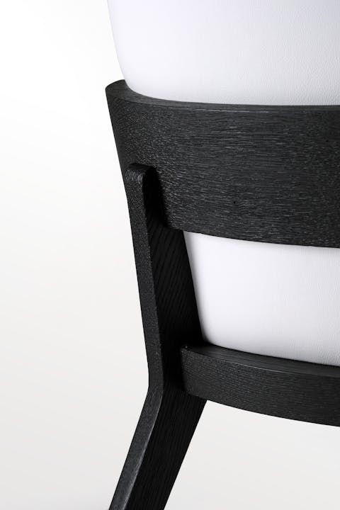 de sousa hughes liaigre Robinson Chair detail
