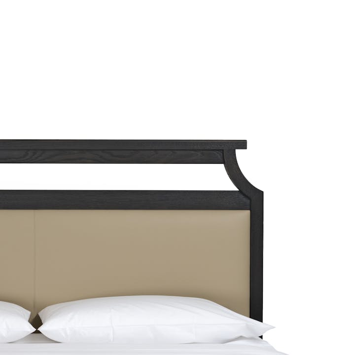 de sousa hughes liaigre Saint Honor bed front detail