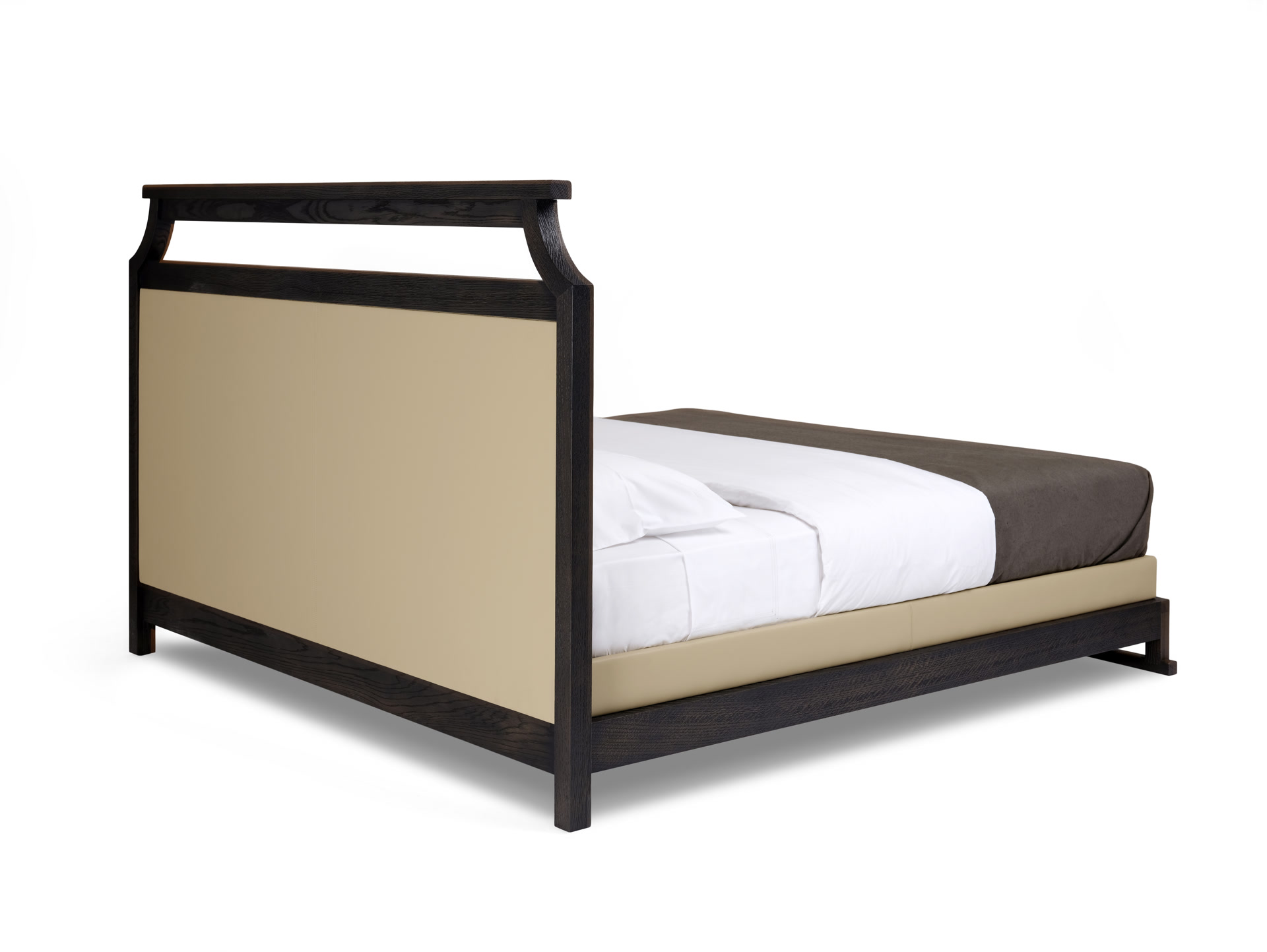 de sousa hughes liaigre Saint Honor bed back angle