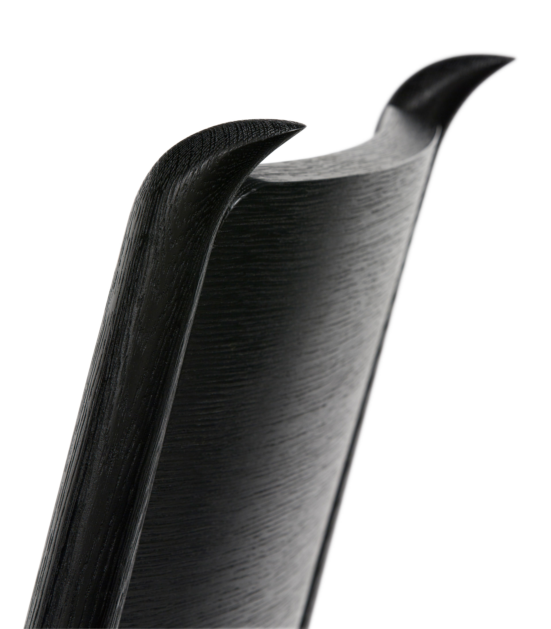 de sousa hughes liaigre SPARTANE chair detail