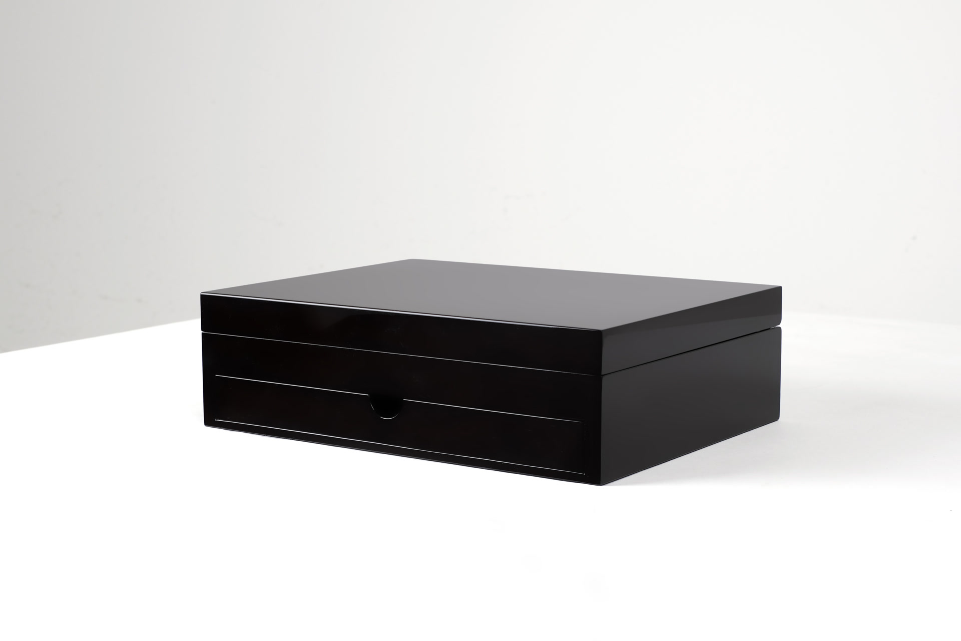 de sousa hughes liaigre writing box