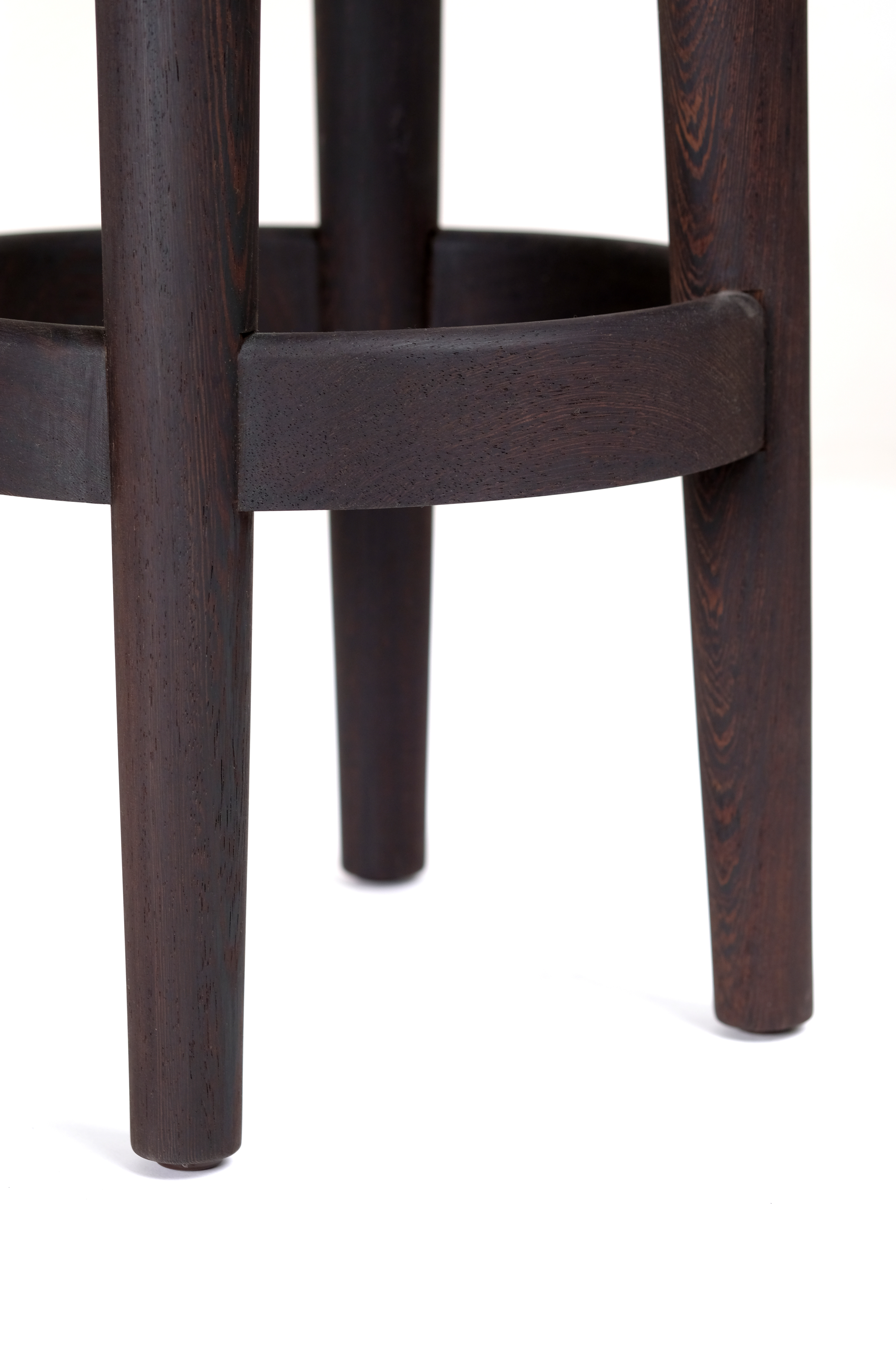 de sousa hughes liagire Zoulou barstool detail