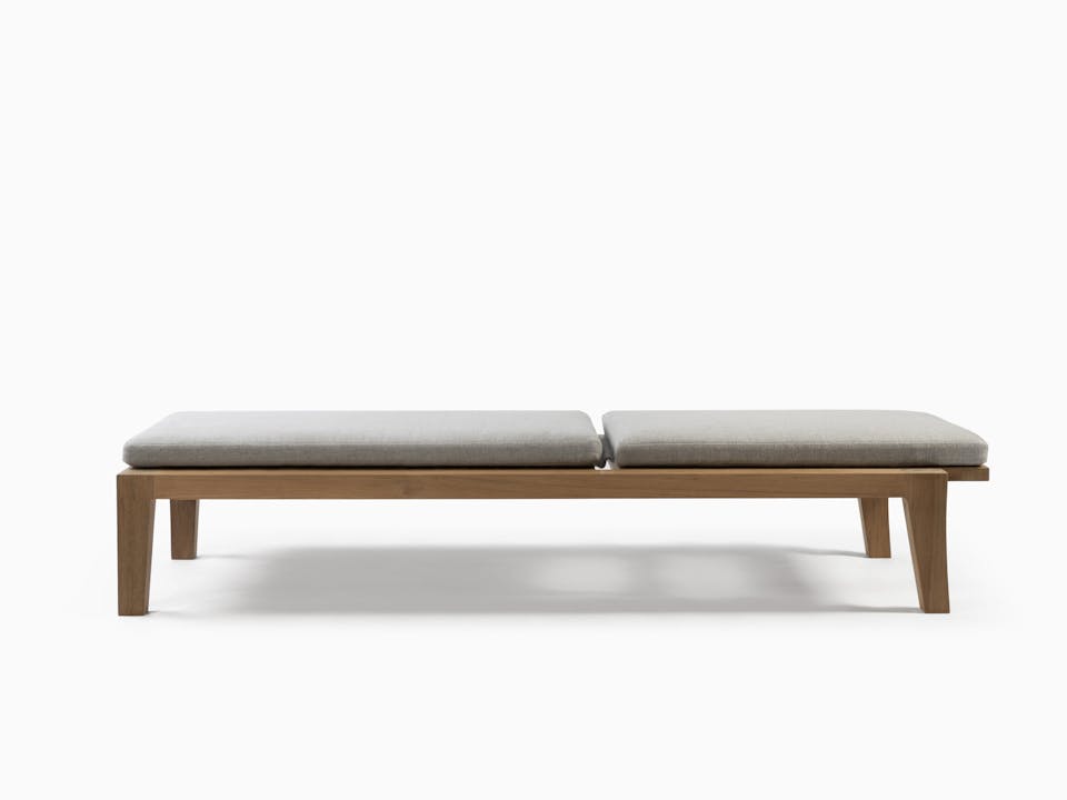 de sousa hughes link outdoor Banyan Armless Chaise 5