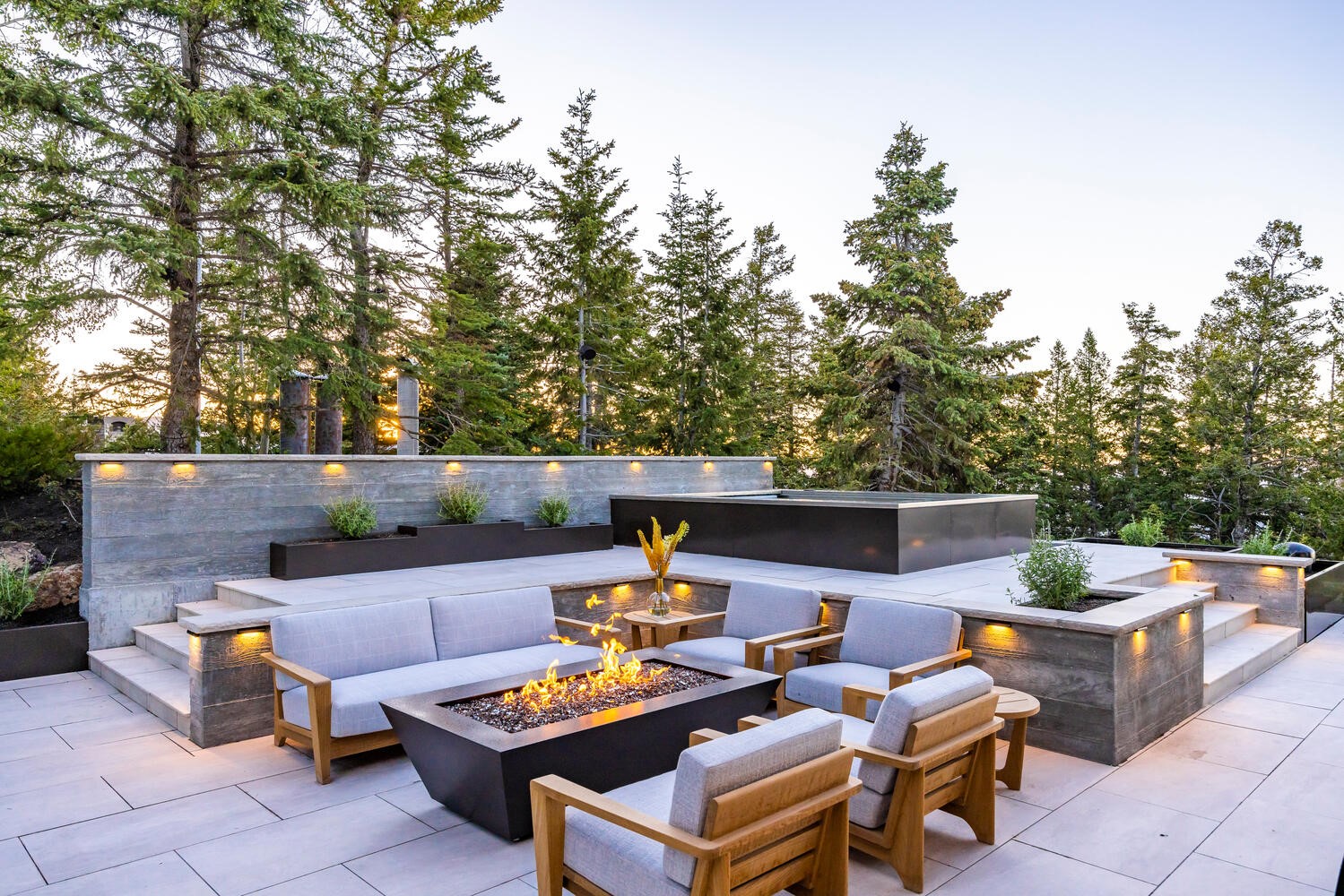 de sousa hughes link outdoor Bombay Mountains Install 2