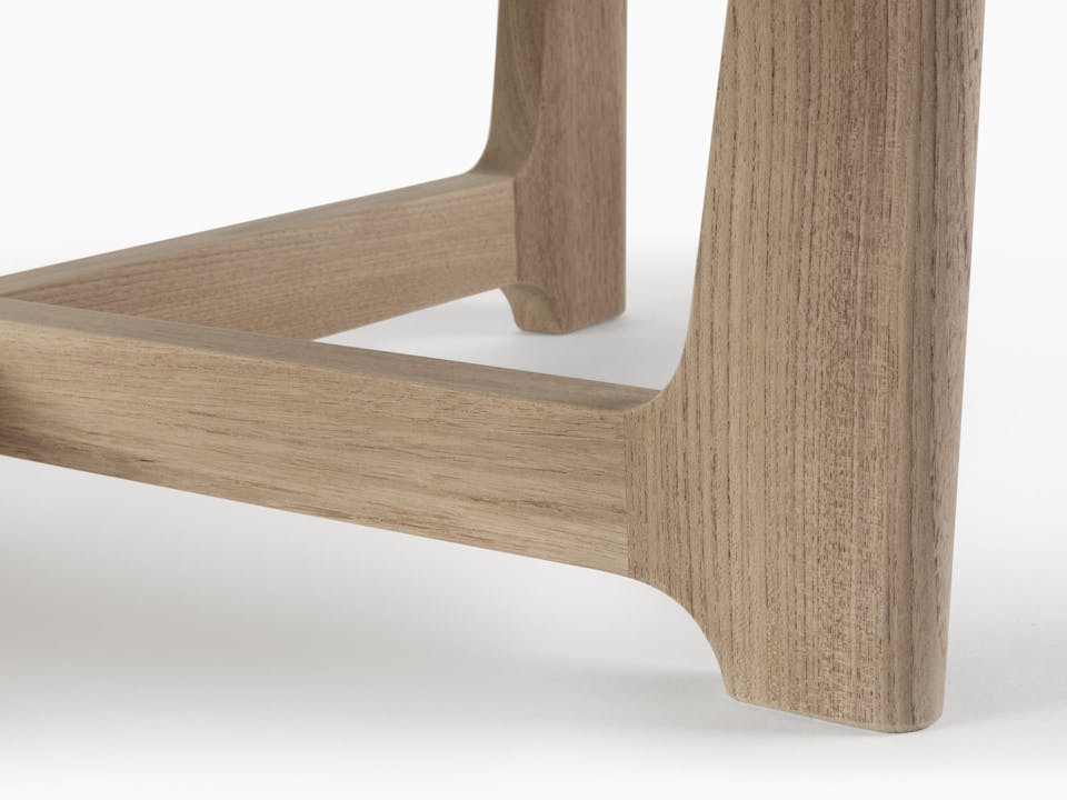 de sousa hughes link outdoor Bombay Round Cocktail Table 7