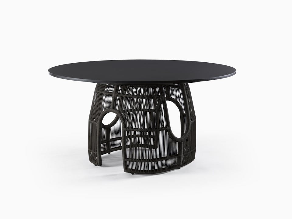 de sousa hughes link outdoor Monterey Round Dining Table Tahoe 3