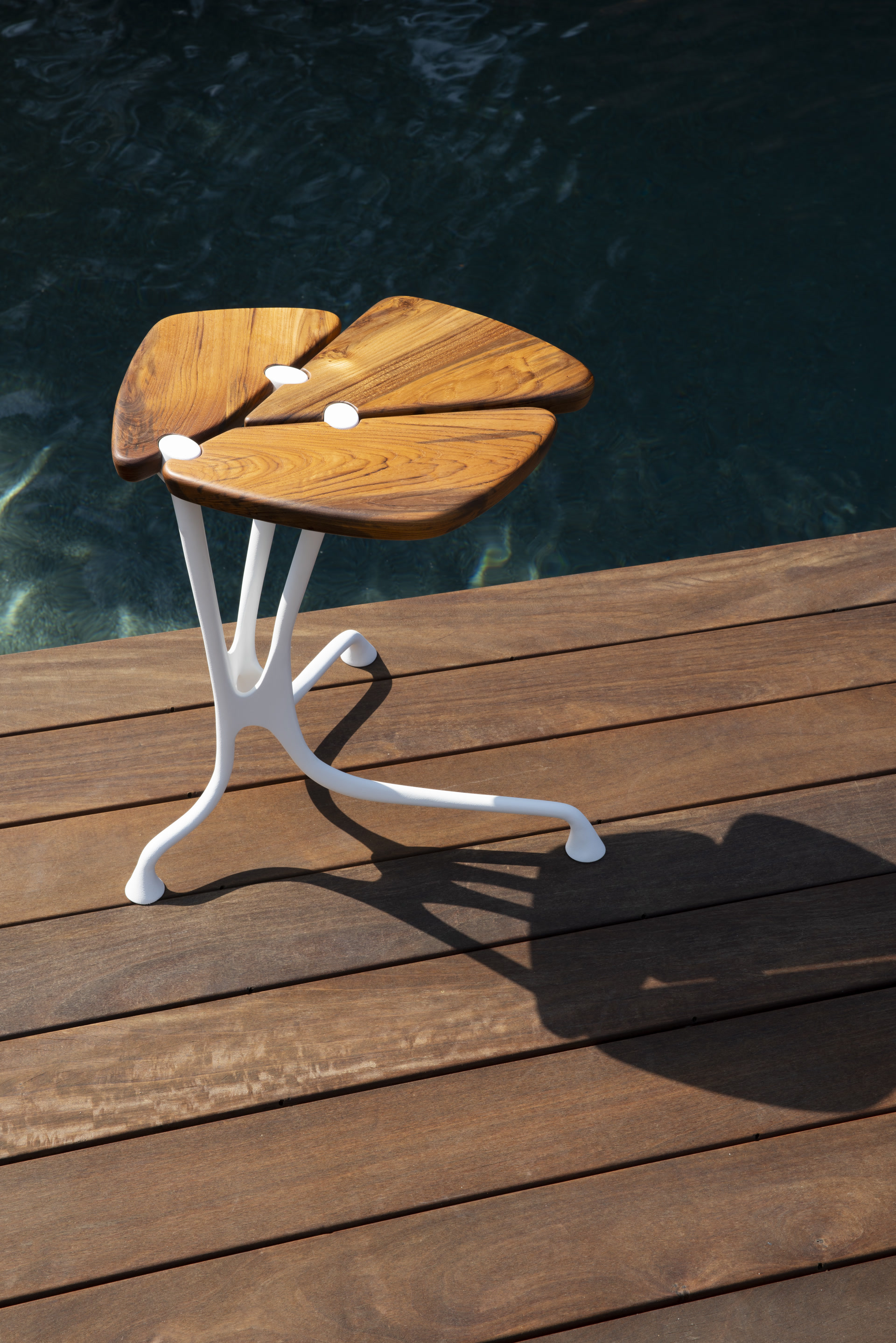 de sousa hughes link outdoor lapis side table 14