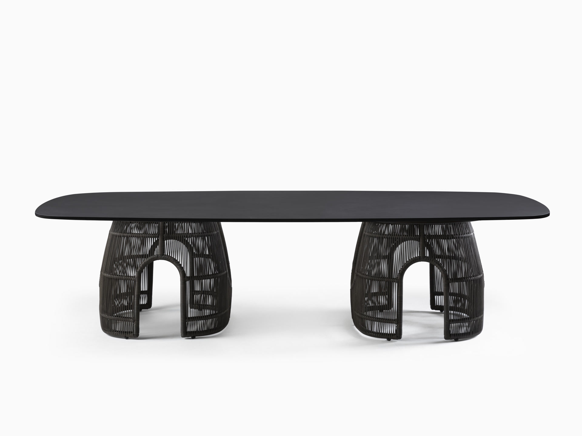 de sousa hughes link outdoor Monterey Dining Table Tahoe 2