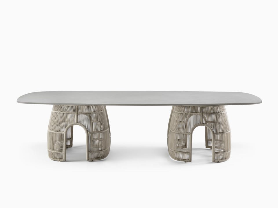 de sousa hughes link outdoor Monterey Dining Table Sand 2