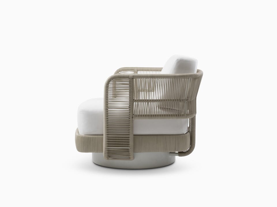 de sousa hughes link outdoor Monterey Swivel Lounge Chair Sand 5