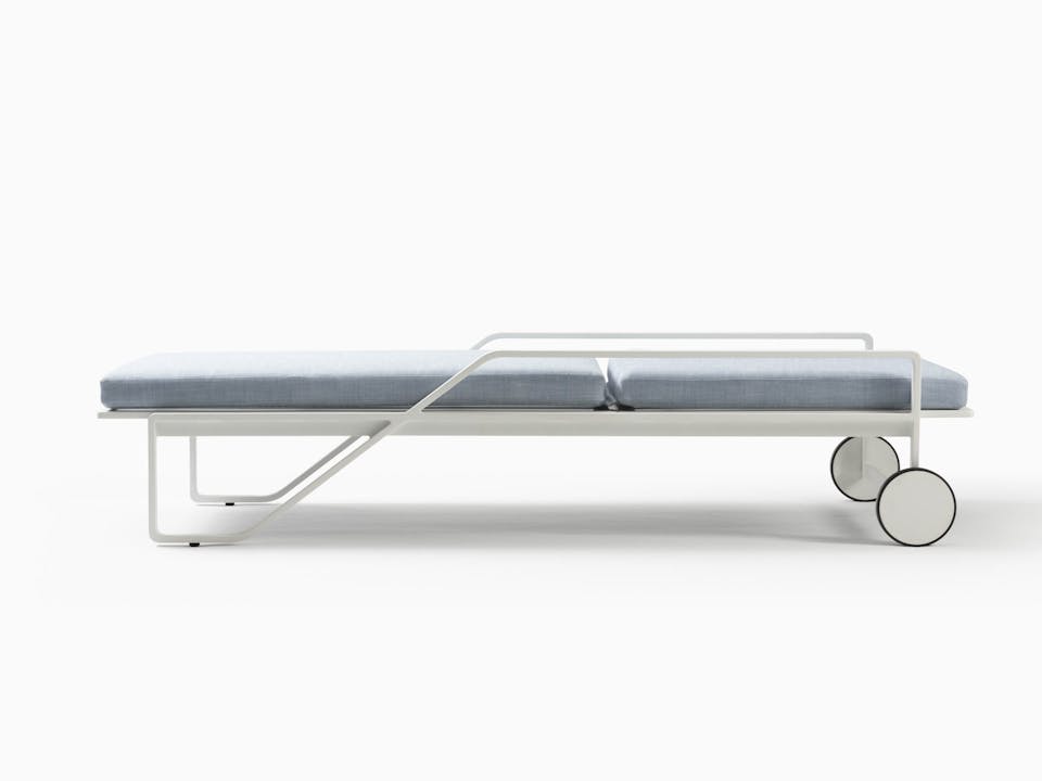 de sousa hughes link outdoor Verano Chaise Bone White 2