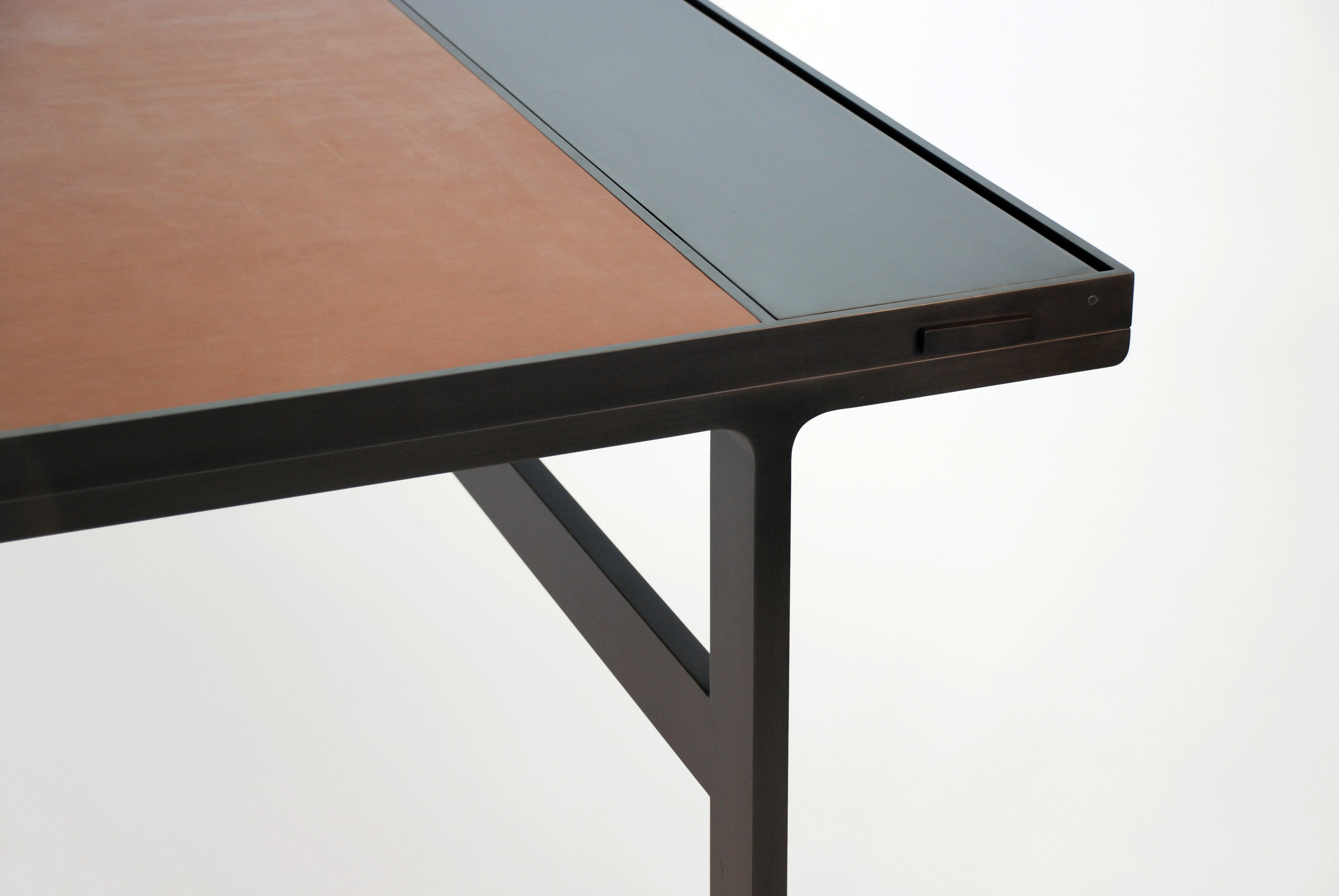 de sousa hughes mark albrecht Desk detail