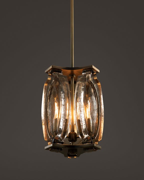 de sousa hughes mattaliano Phoebe pendant detail