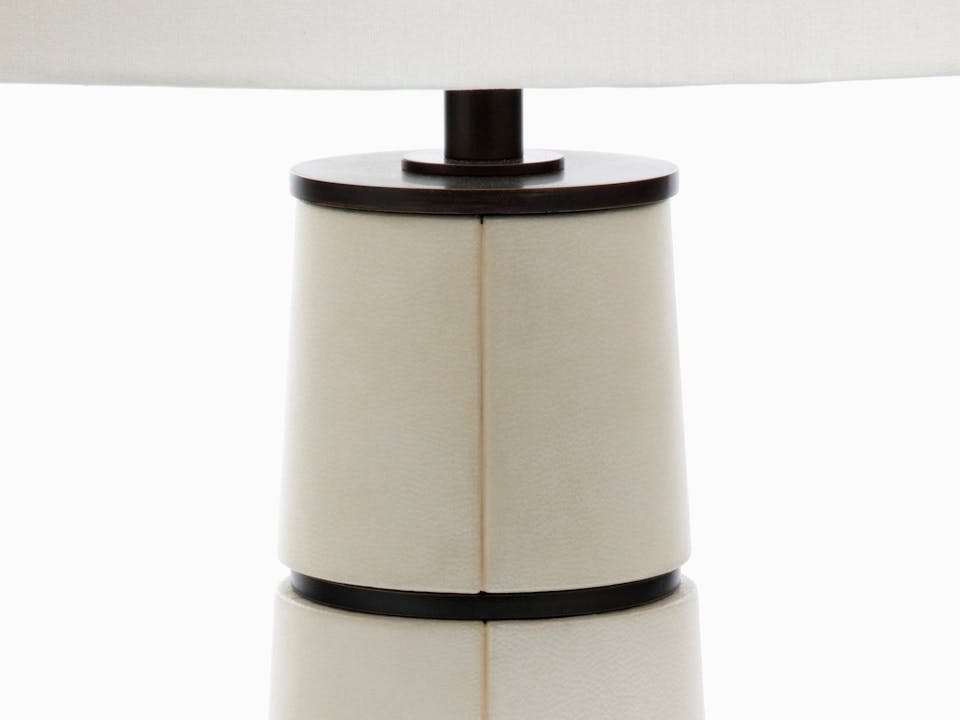 de sousa hughes mattaliano piller table lamp detail 2