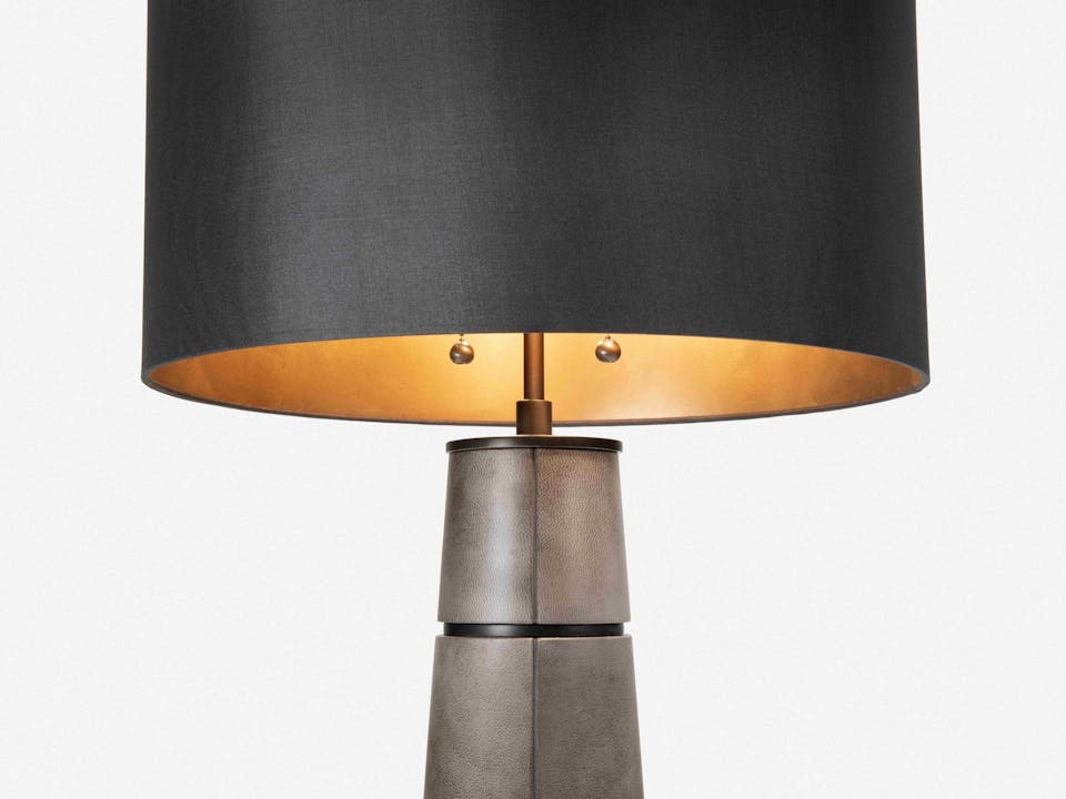 de sousa hughes mattaliano piller table lamp Grey shade detail