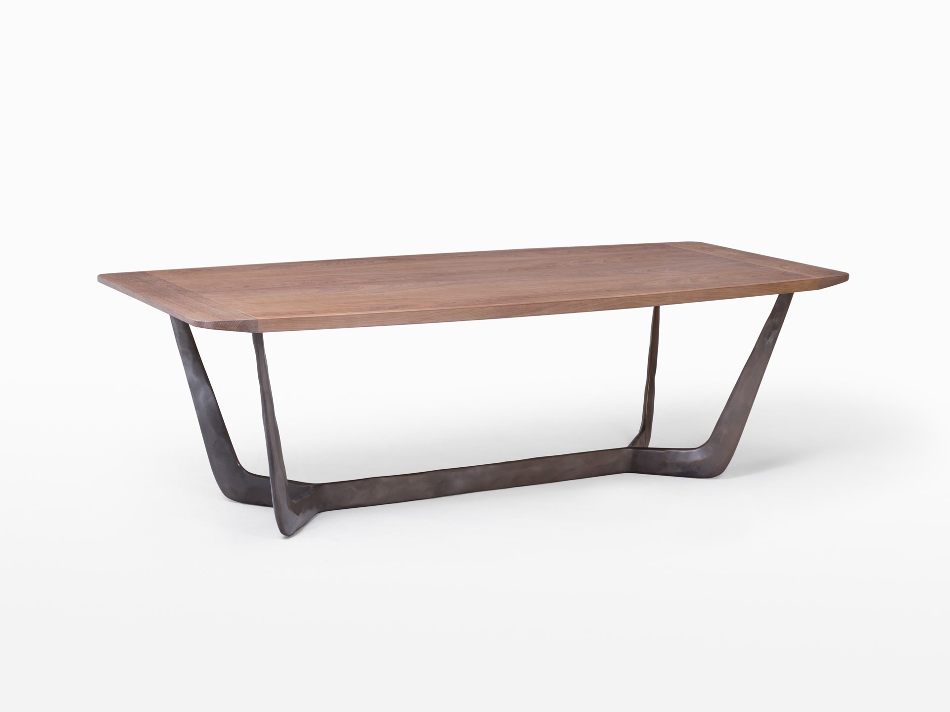 de sousa hughes mattaliano regatta dining table side angle