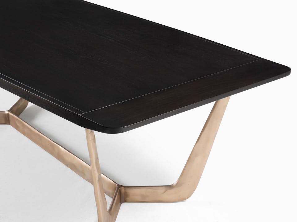 de sousa hughes mattaliano regatta dining table top angle dark top