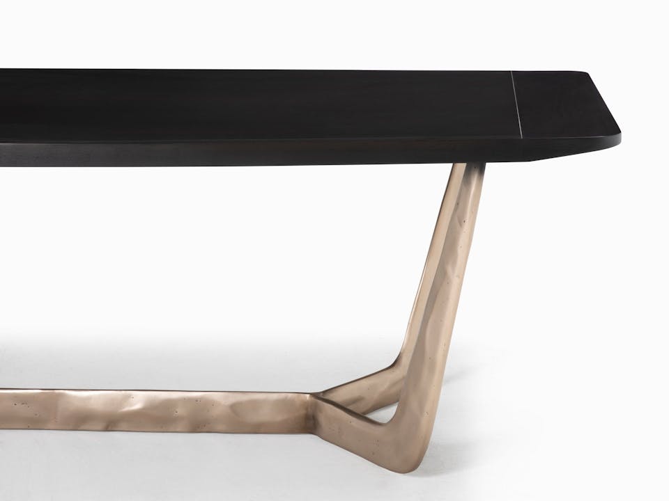 de sousa hughes mattaliano regatta dining table dark detail front