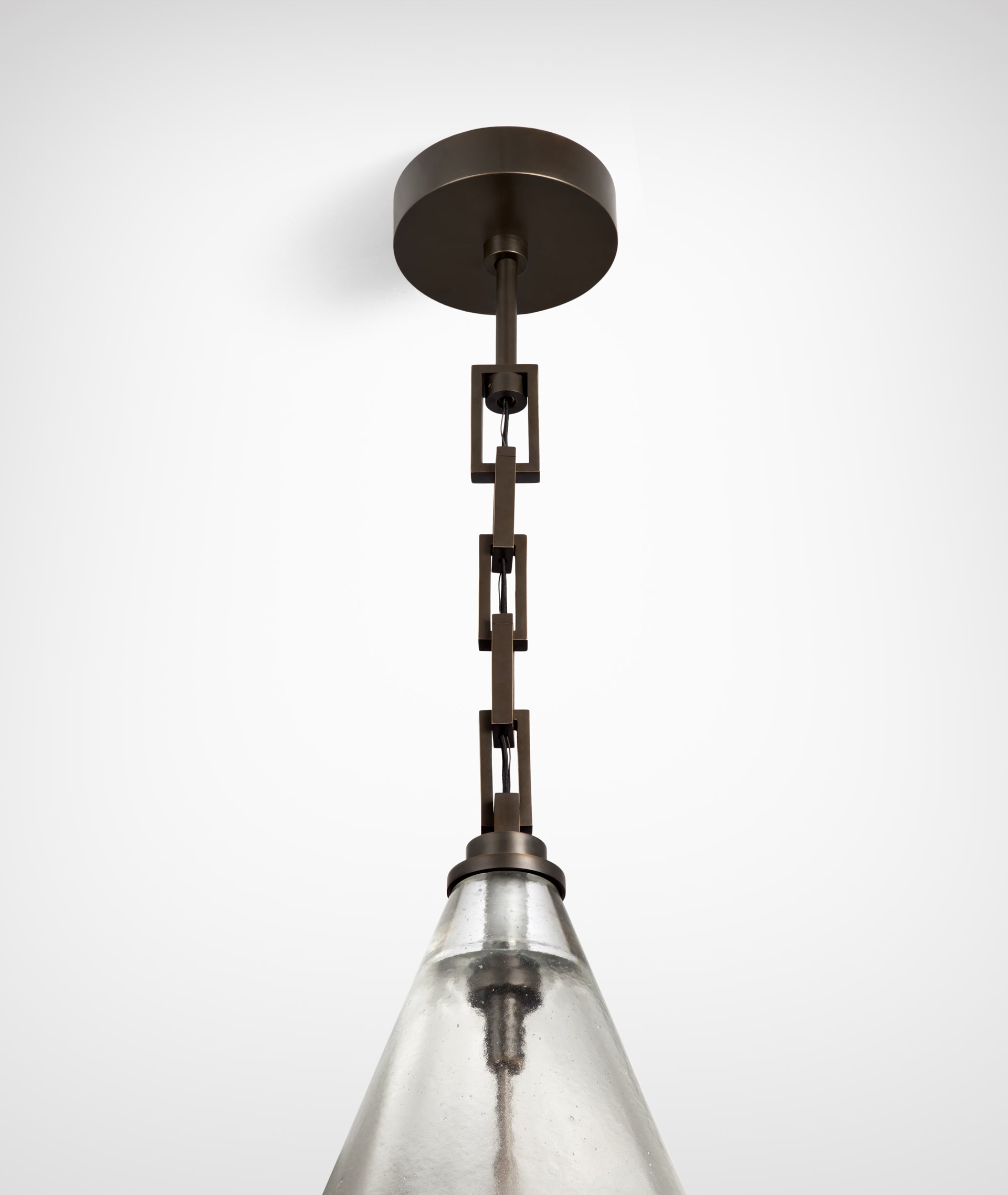 de sousa hughes mattaliano Conique Chandelier Size 1 chain detail