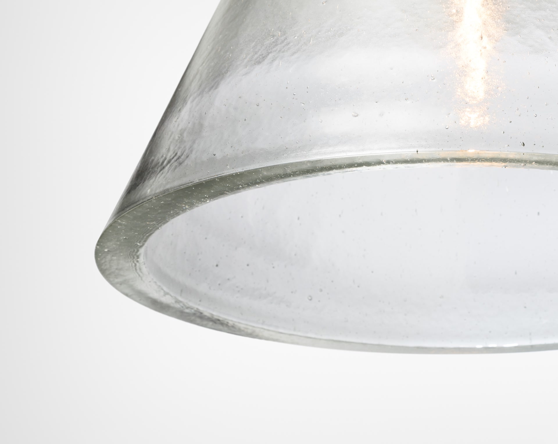 de sousa hughes mattaliano Conique Chandelier rim detail