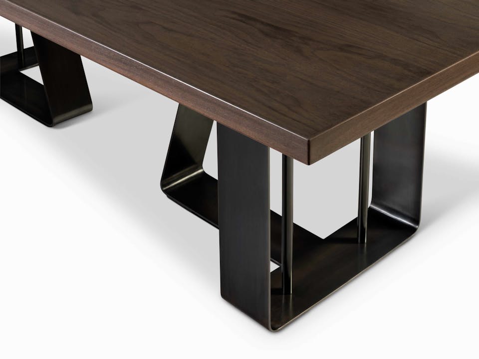 de sousa hughes mattaliano crillon dining table top detail