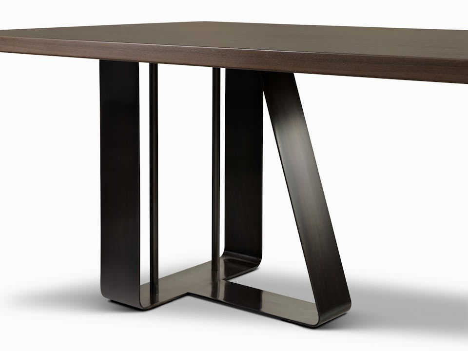 de sousa hughes mattaliano crillon dining table side detail