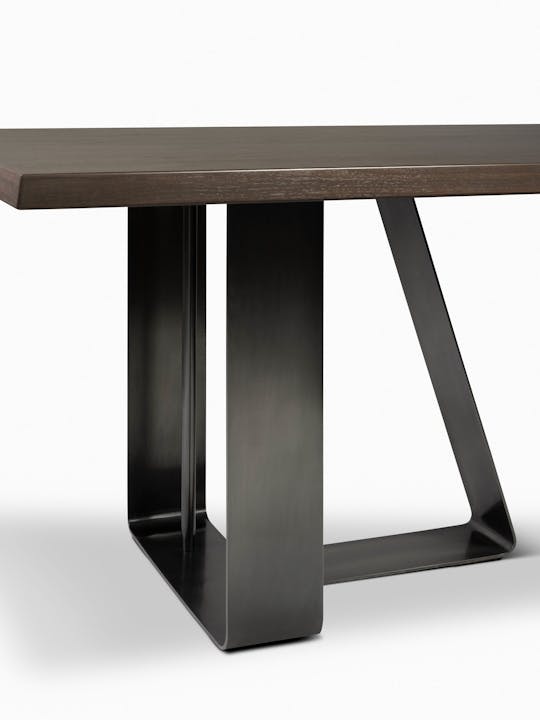 de sousa hughes mattaliano crillon dining table detail