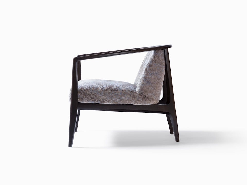 de sousa hughes mattaliano sabre club chair side