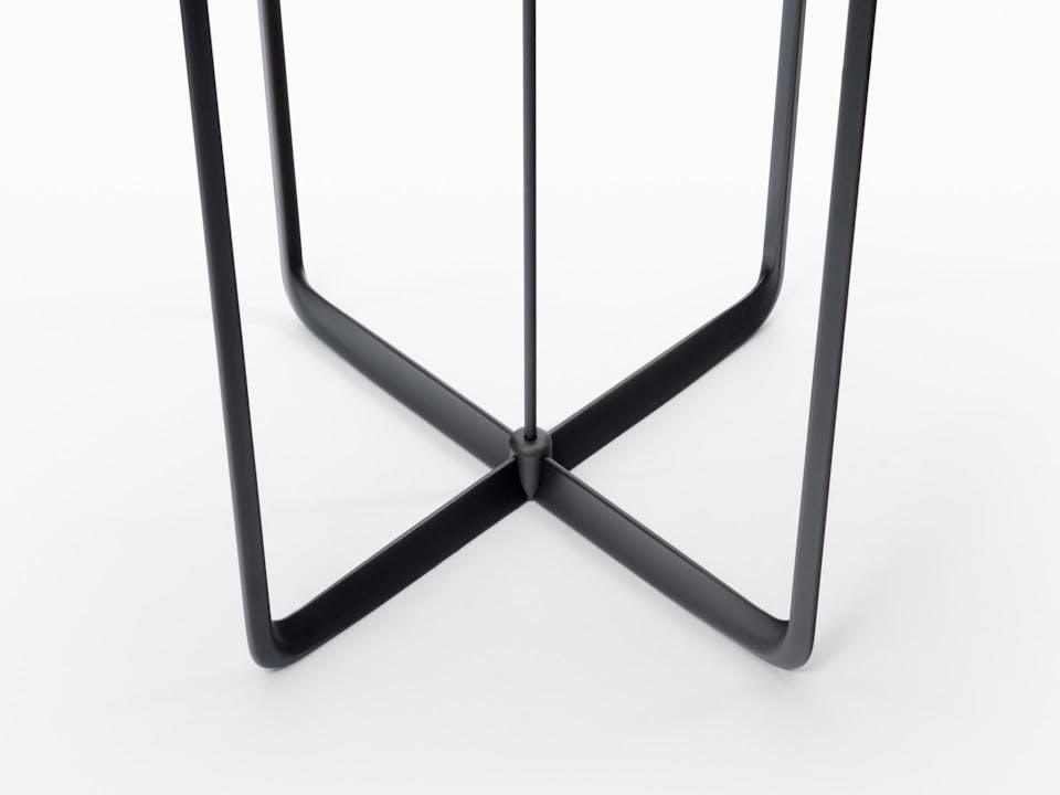 de sousa hughes mattaliano tetra floor lamp front base detail