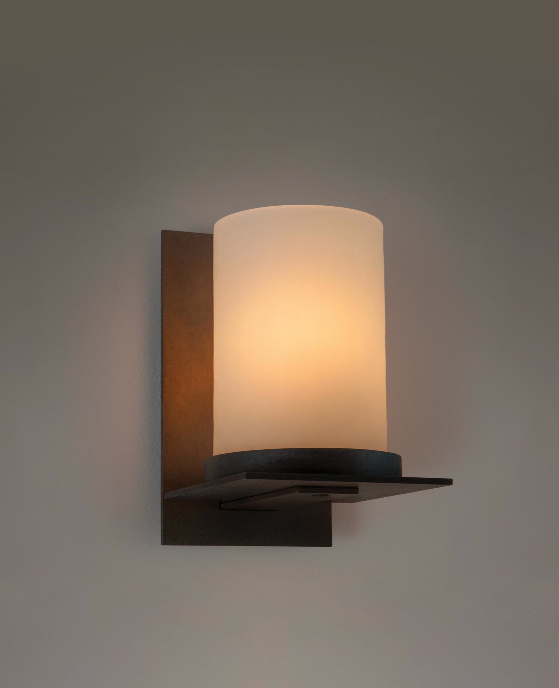 de sousa hughes McEwen Lighting Hall Wall