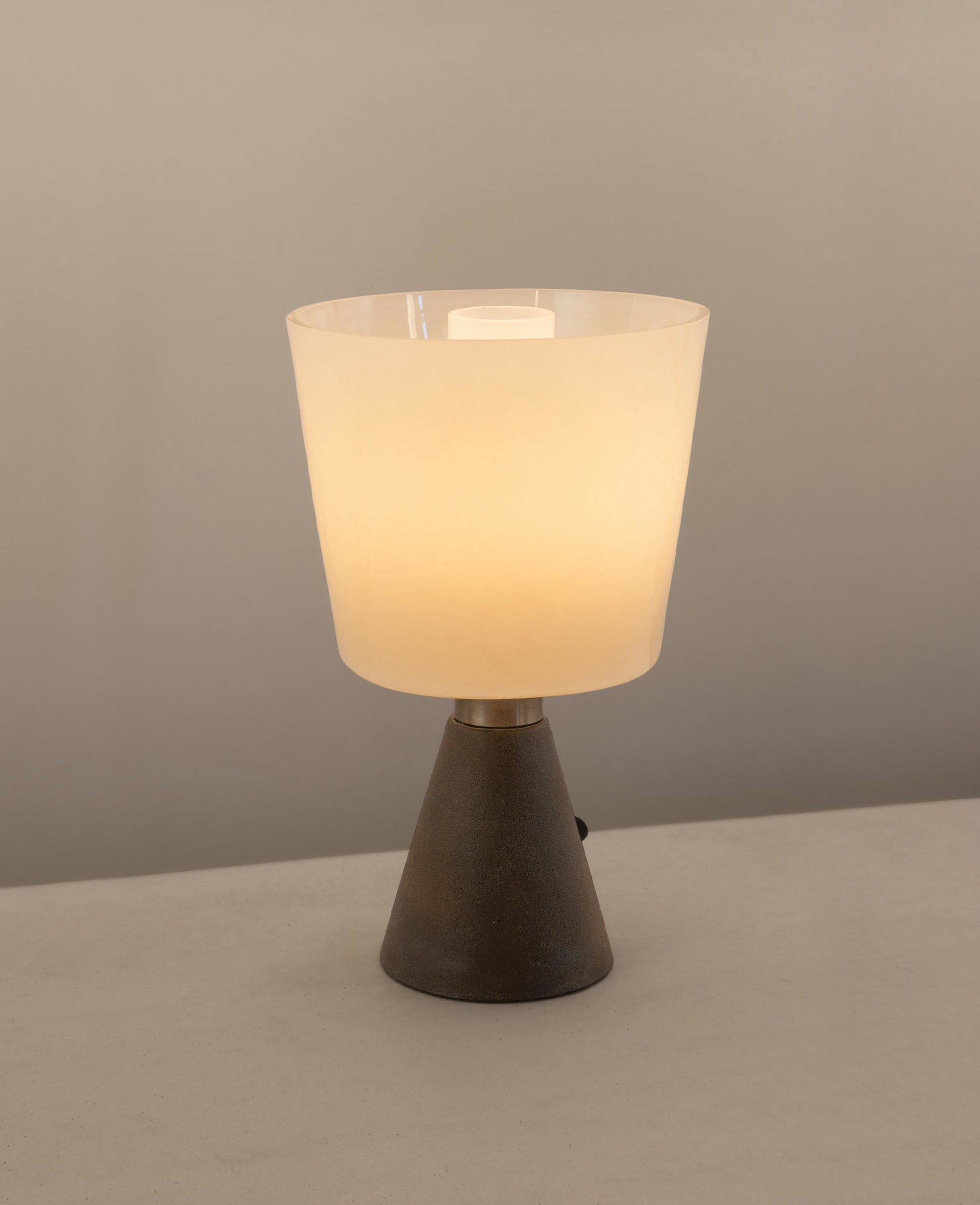 de sousa hughes McEwen Lighting Little Table