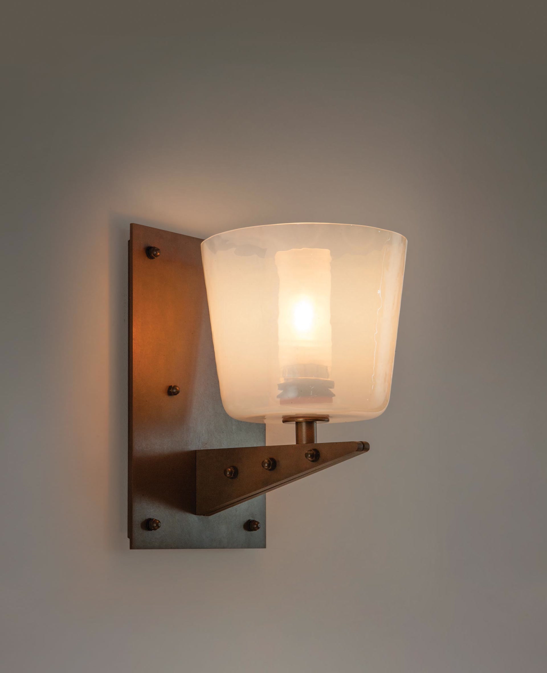 de sousa hughes McEwen Lighting Little Wall
