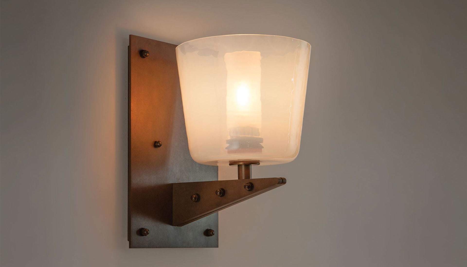de sousa hughes McEwen Lighting Little Wall 02