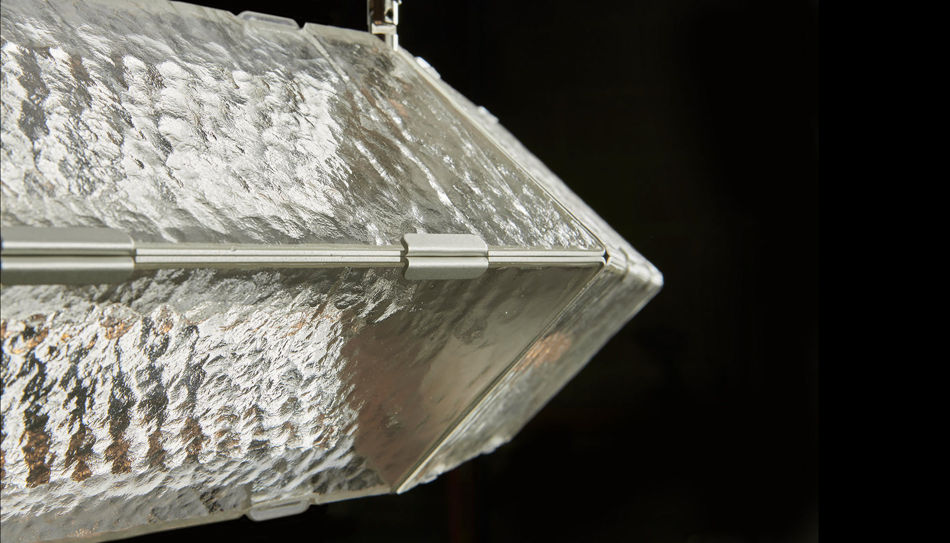 de sousa hughes McEwen Lighting Prism Suspension detail 4