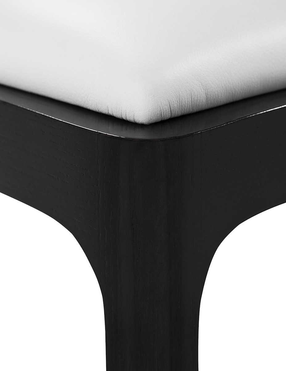 de sousa hughes powell bonnell Gramercy stool corner seat detail