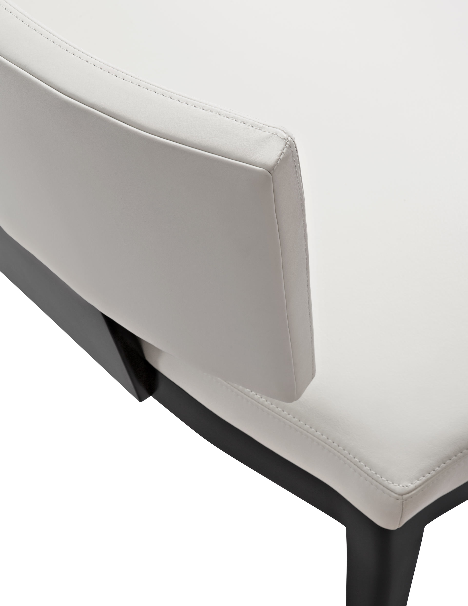 de sousa hughes powell bonnell Park Avenue Bench Detail 2