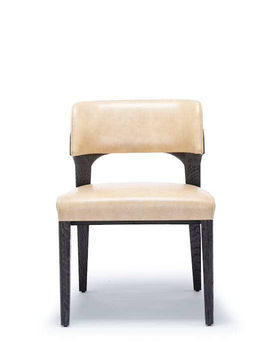 de sousa hughes quintus Altamira Straight Front view