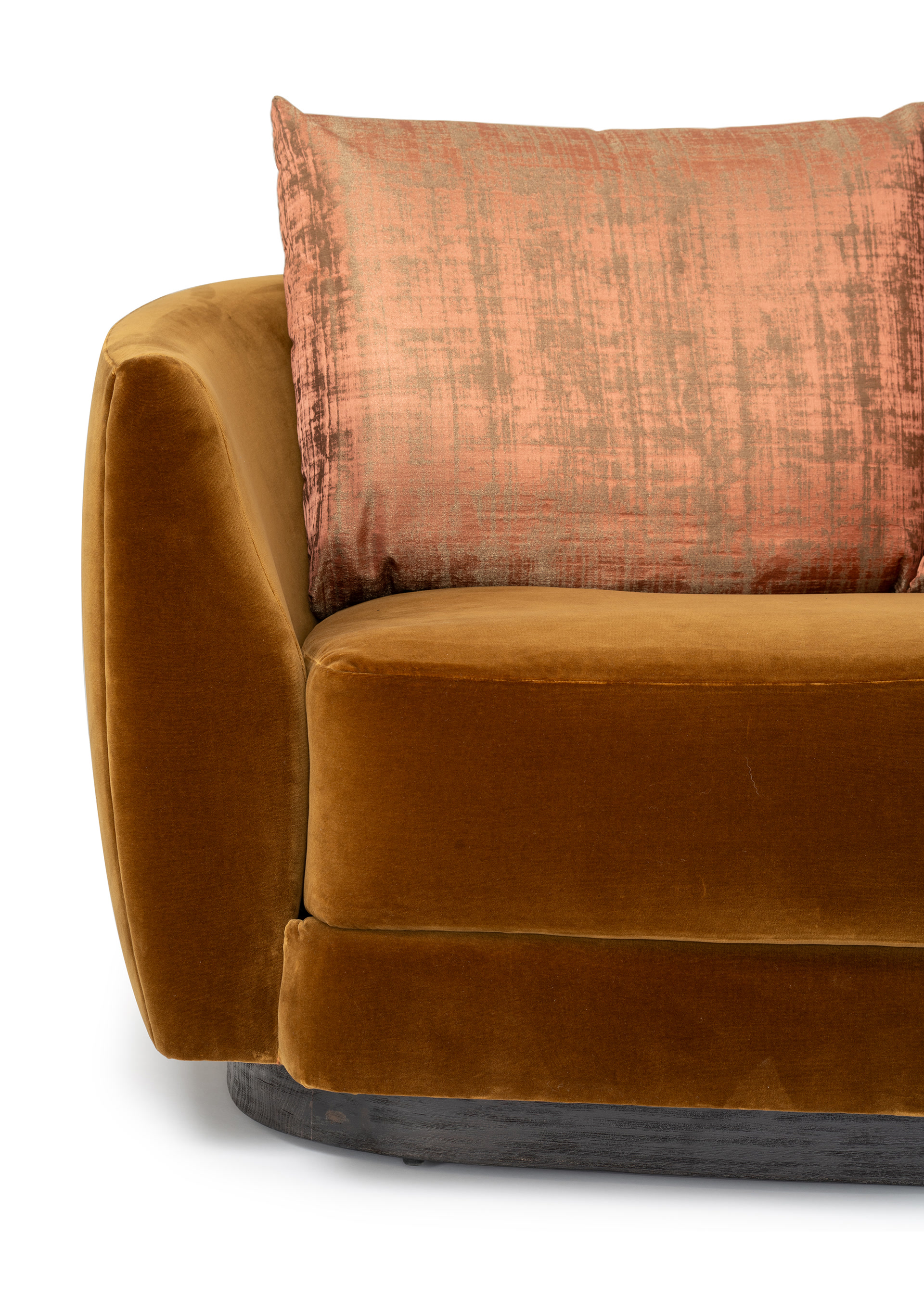 de sousa hughes quintus Neblina Sofa Straight Front Detail