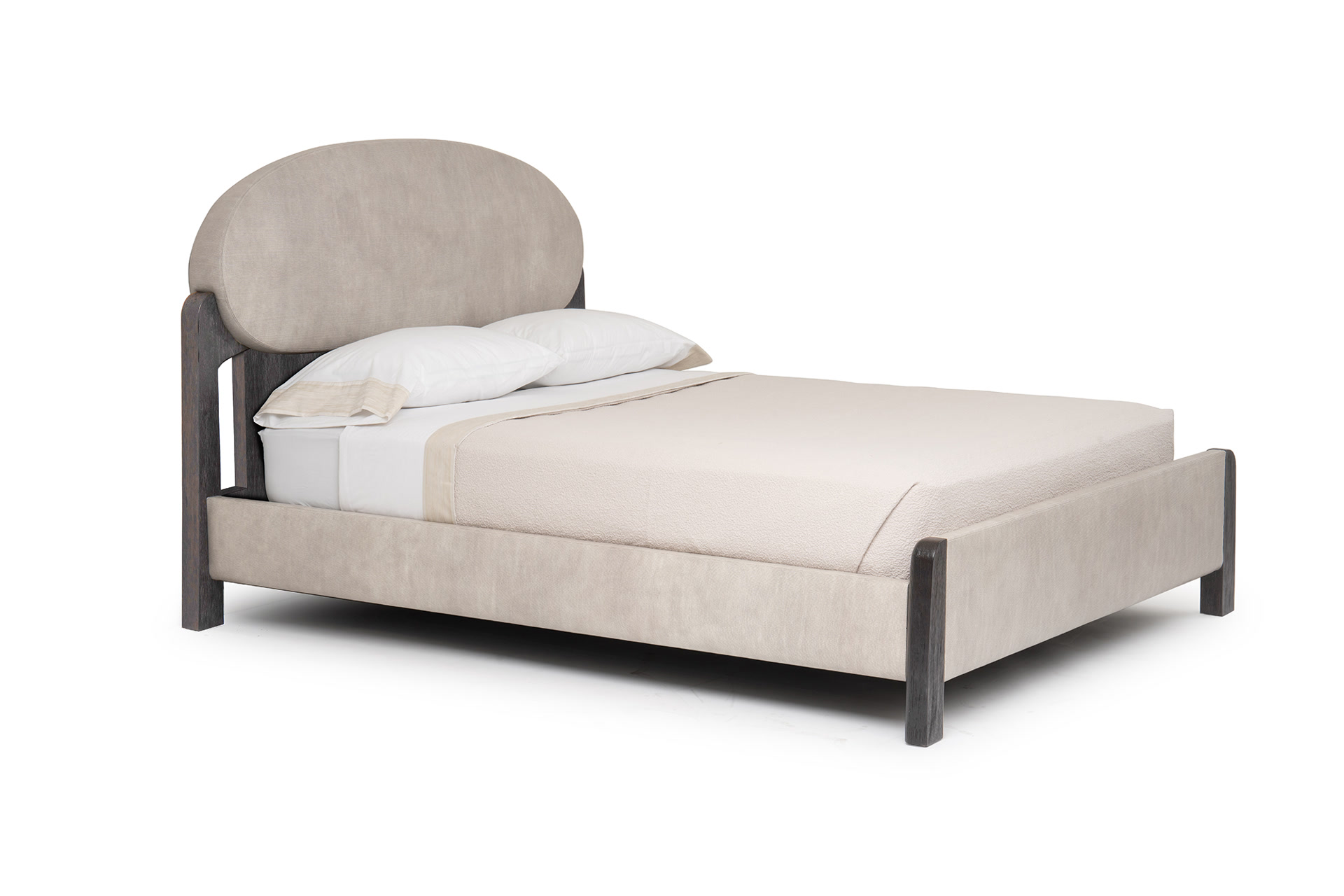 de sousa hughes quintus Soledad Bed 3 4 view