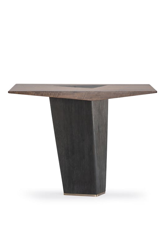 de sousa hughes quintus Tepui Console straight front view