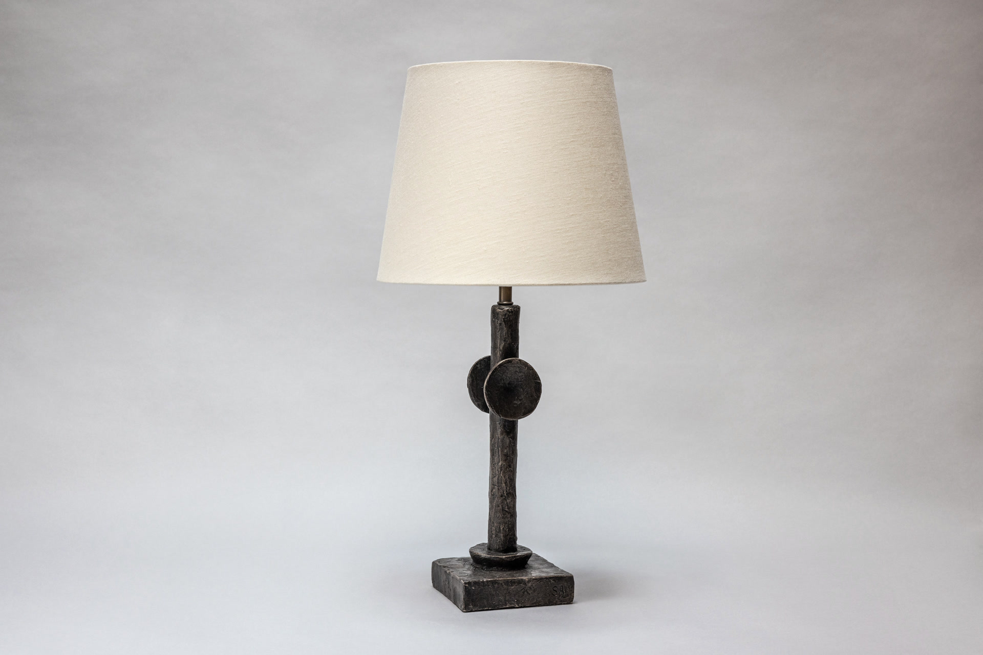 de sousa hughes stephen antonson Petit Honore Lamp bronze