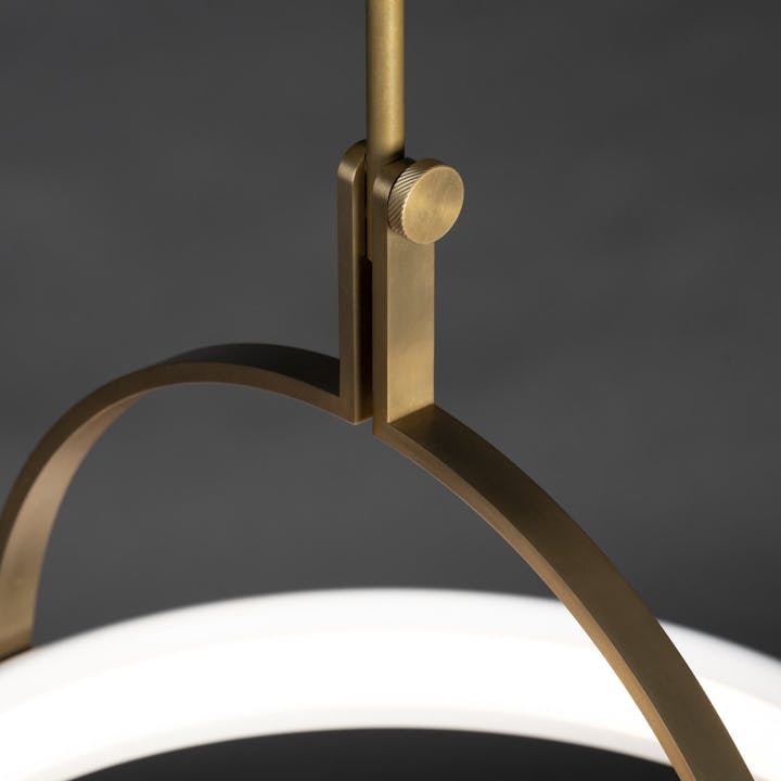 Y de sousa hughes ted bradley tbs producer pendant 5