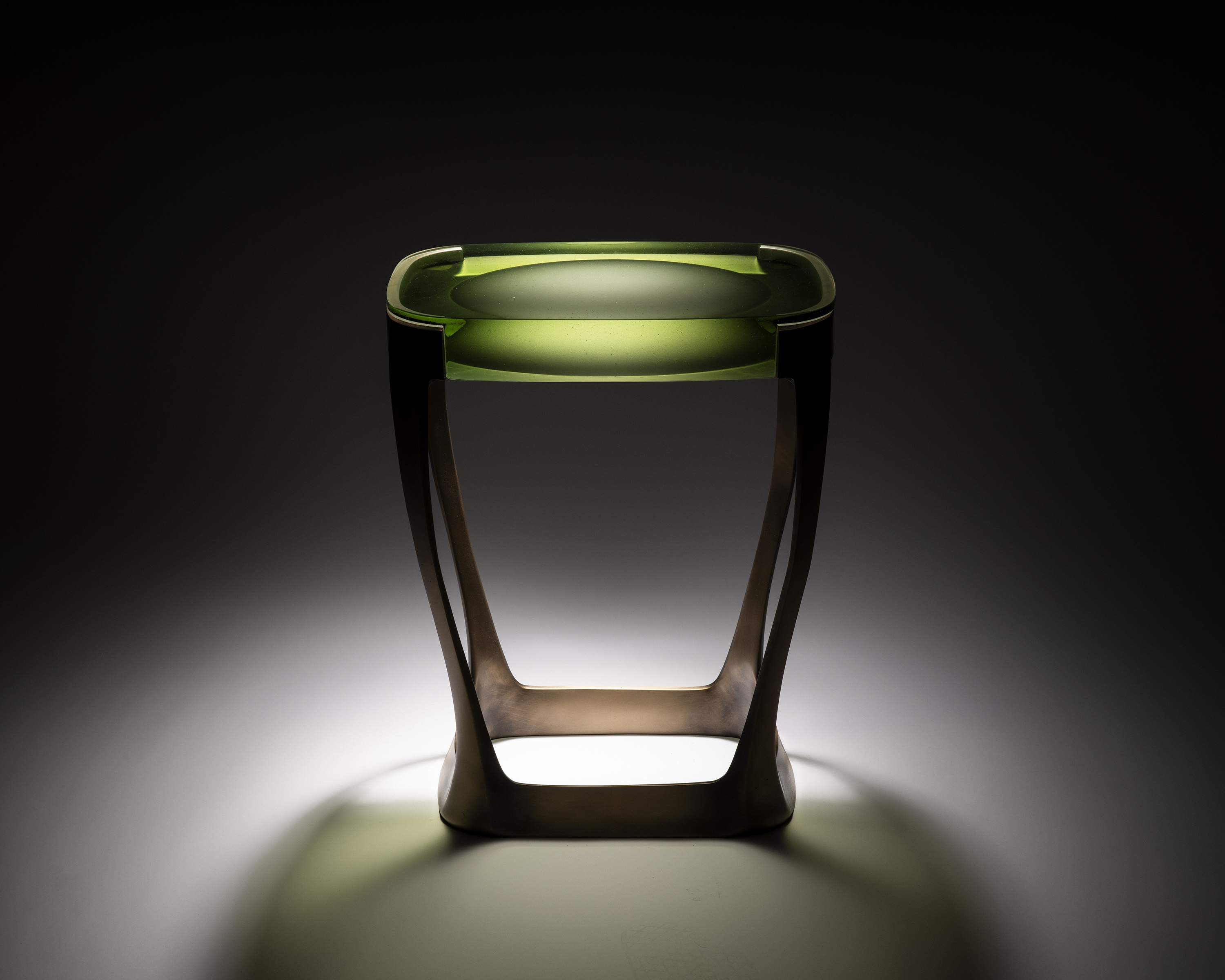 de-sousa-hughes-mattaliano-phoebe-drink-table-jade-top