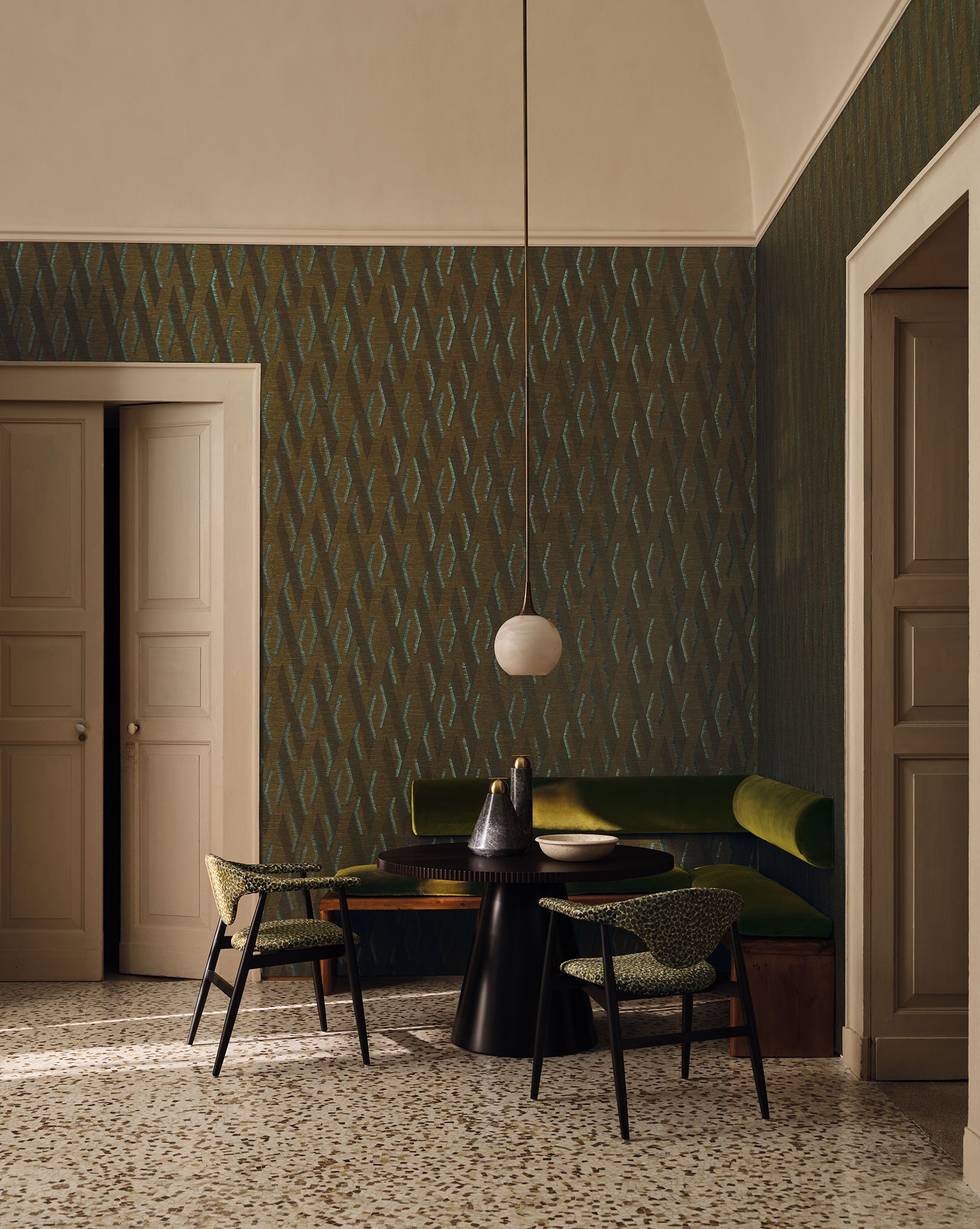 de-sousa-hughes-black-edition-istoria-wallcoverings (6)
