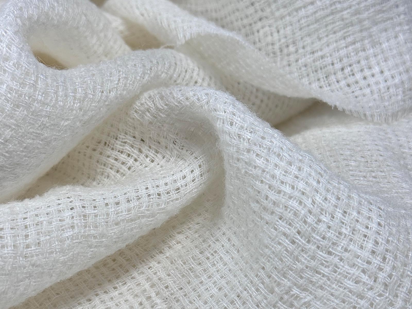 de-sousa-hughes-calvin-fabrics-UMBRIA-CASEMENT