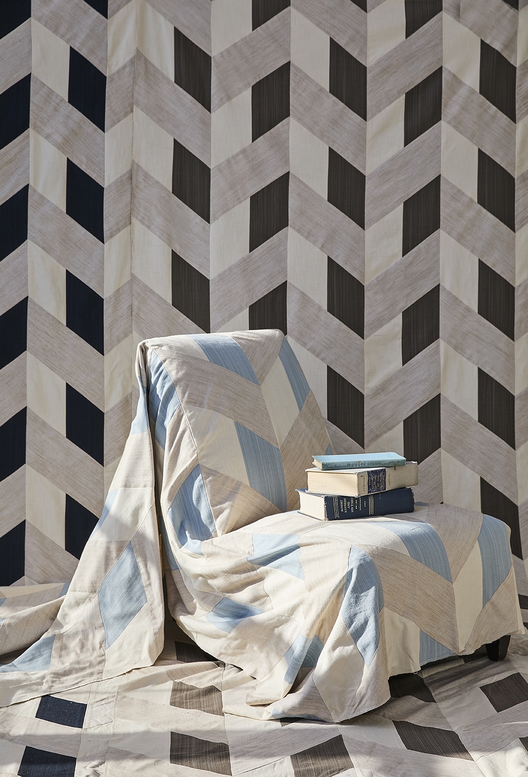 de-sousa-hughes-Castel-Corsica-Collection-Lumio