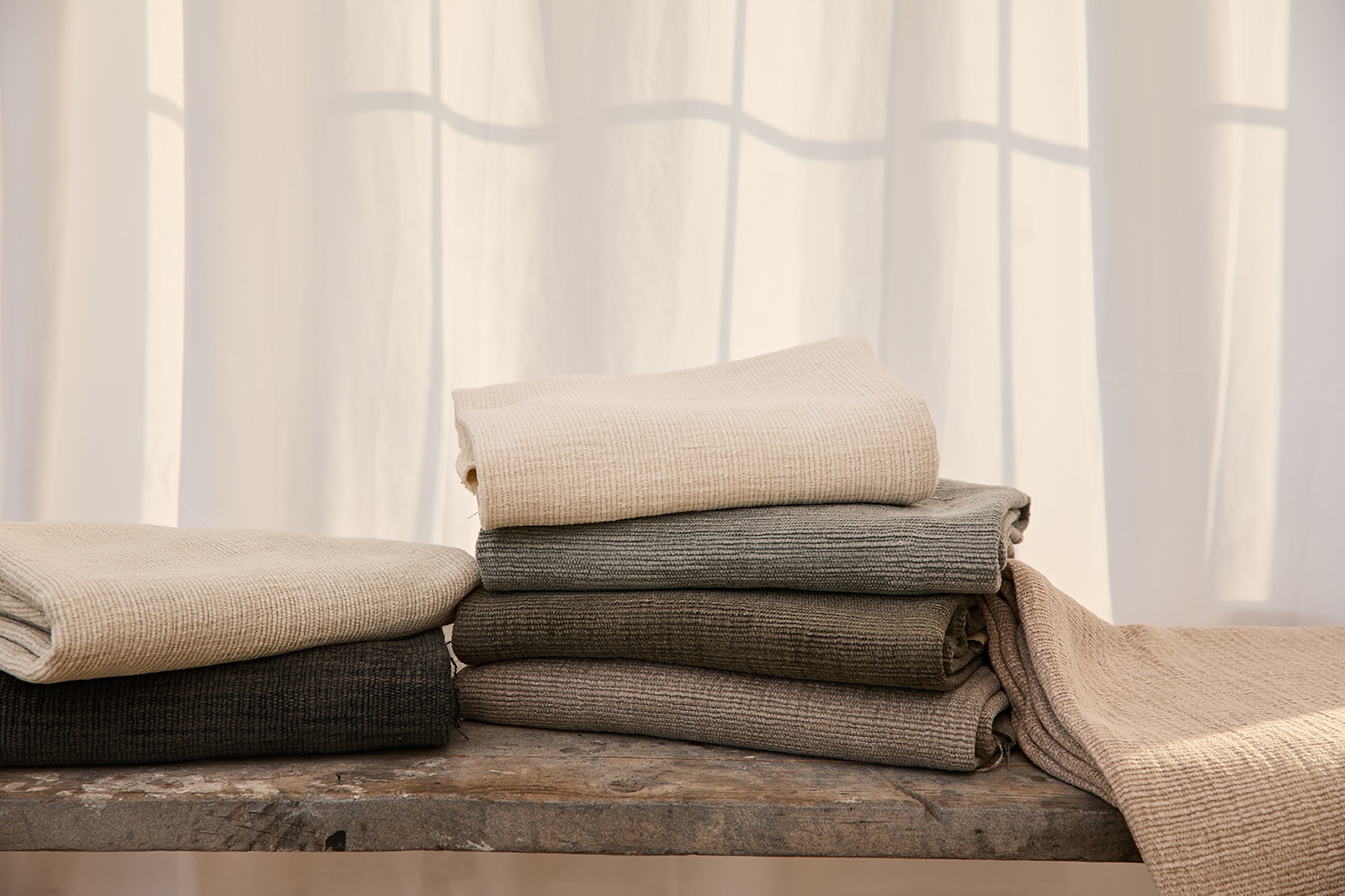 de-sousa-hughes-Castel-Pietra-chenille-jacquard